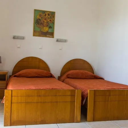 Anemones Studios & Apartment